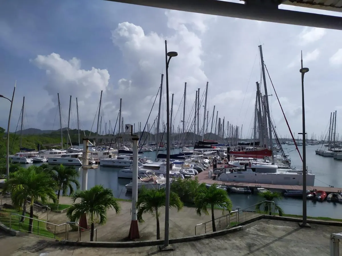 Imagine972 Martinique Bateau Hotel A Quai Le Marin 3 Cabines 3 Salles De Bains 6 Pers Maxi 0*,  Martinique