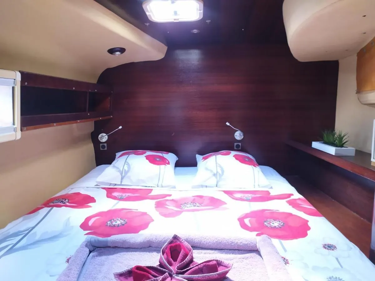 Botel Imagine972 Martinique Bateau Hotel A Quai Le Marin 3 Cabines 3 Salles De Bains 6 Pers Maxi