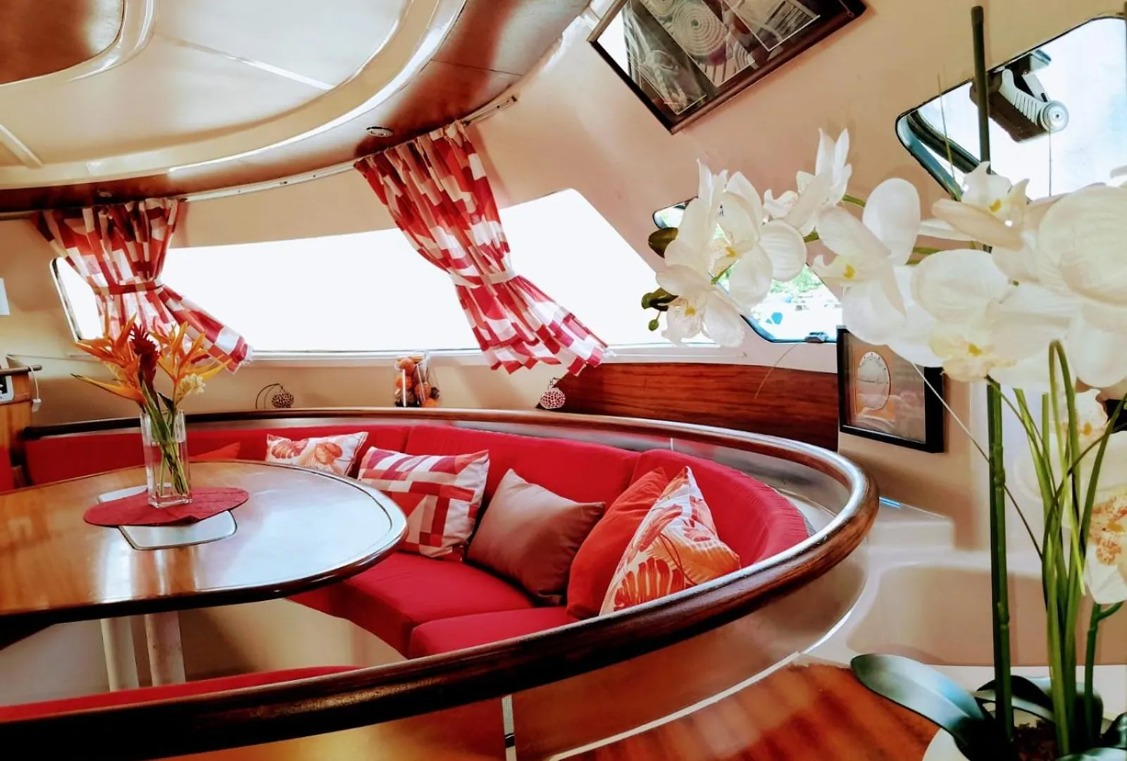 Imagine972 Martinique Bateau Hotel A Quai Le Marin 3 Cabines 3 Salles De Bains 6 Pers Maxi 0*,  Martinique